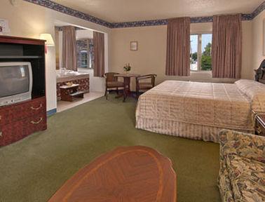 Super 8 By Wyndham Belleville St. Louis Area Номер фото