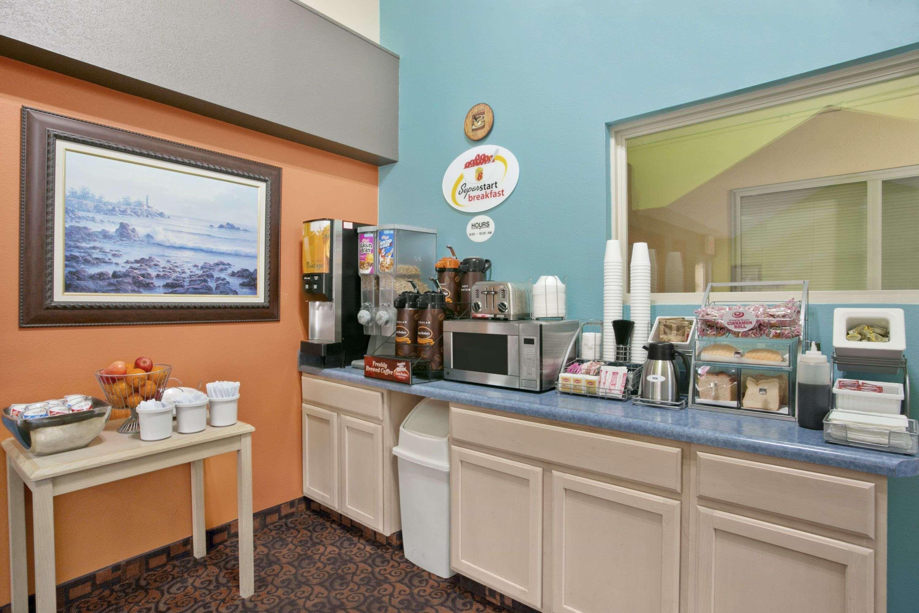 Super 8 By Wyndham Belleville St. Louis Area Экстерьер фото