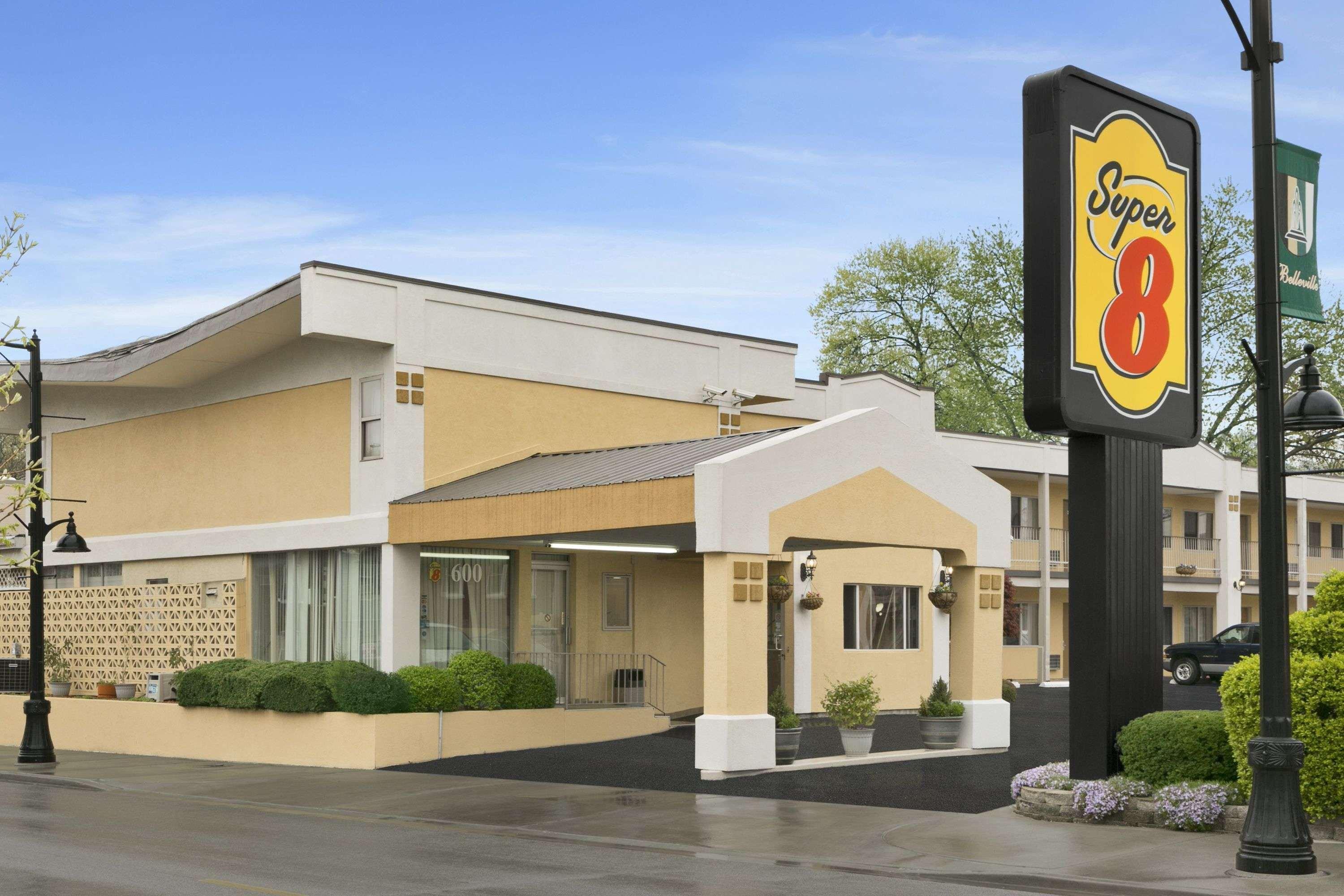 Super 8 By Wyndham Belleville St. Louis Area Экстерьер фото