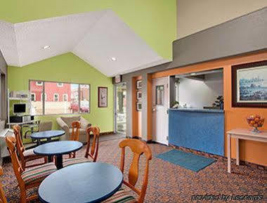 Super 8 By Wyndham Belleville St. Louis Area Экстерьер фото