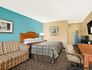 Super 8 By Wyndham Belleville St. Louis Area Экстерьер фото